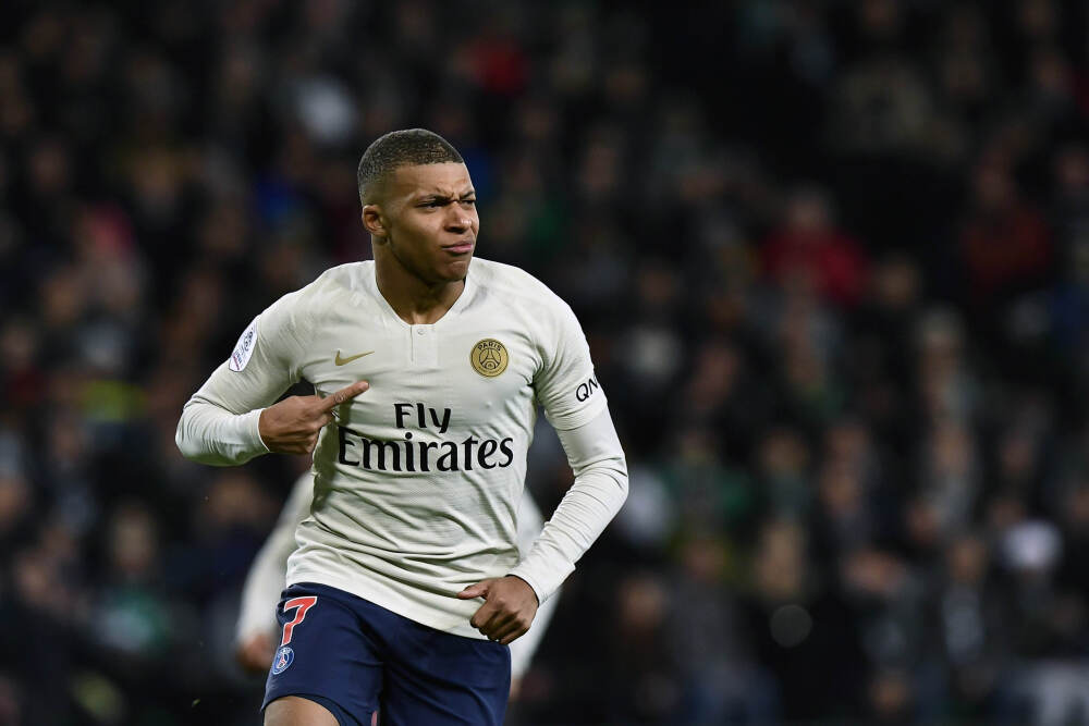 官方认证😂米兰社媒晒普利西奇配文：足坛勒布朗·詹姆斯